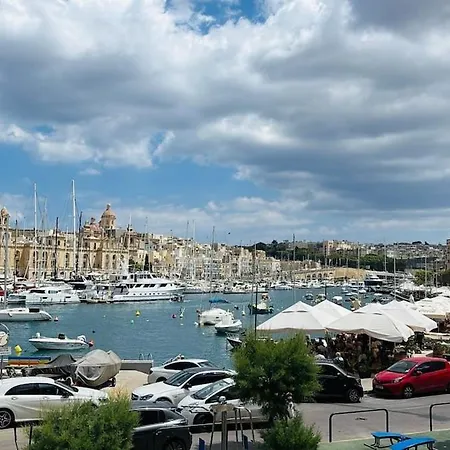 Stylish Apartment in Senglea-Perfect Malta Getaway Appartamento